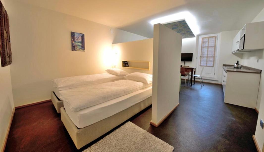 Aymon De Challant Appartement Аоста Экстерьер фото