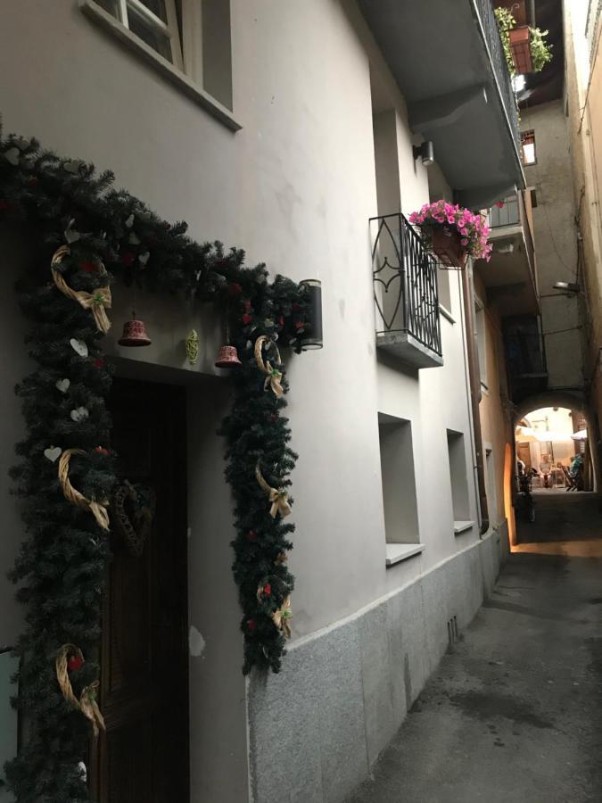 Aymon De Challant Appartement Аоста Экстерьер фото